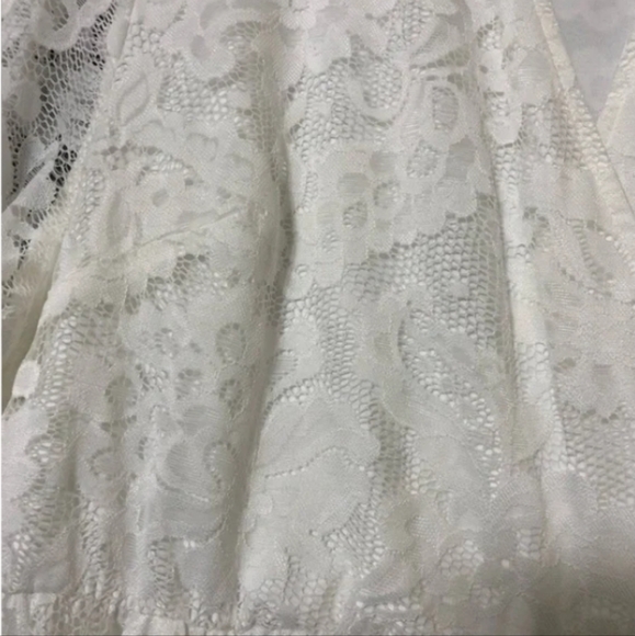 White lace dress - Picture 3 of 9